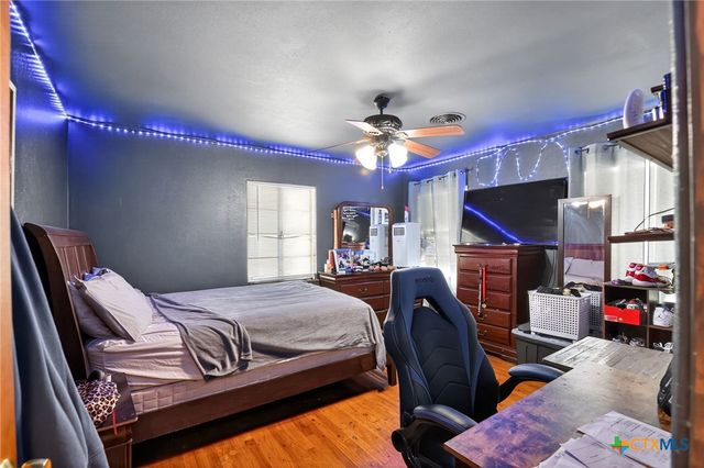 2850 Lakeview Circle, Beaumont, TX 77703