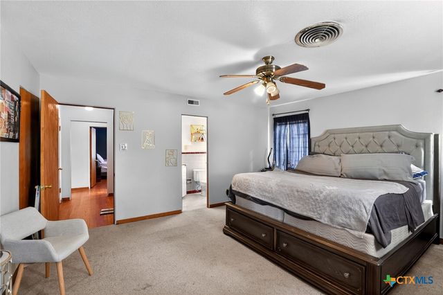 2850 Lakeview Circle, Beaumont, TX 77703