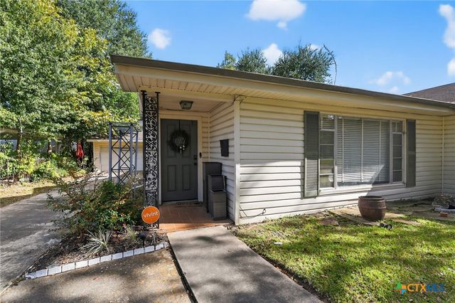2850 Lakeview Circle, Beaumont, TX 77703