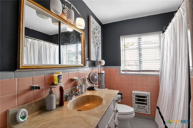 2850 Lakeview Circle, Beaumont, TX 77703