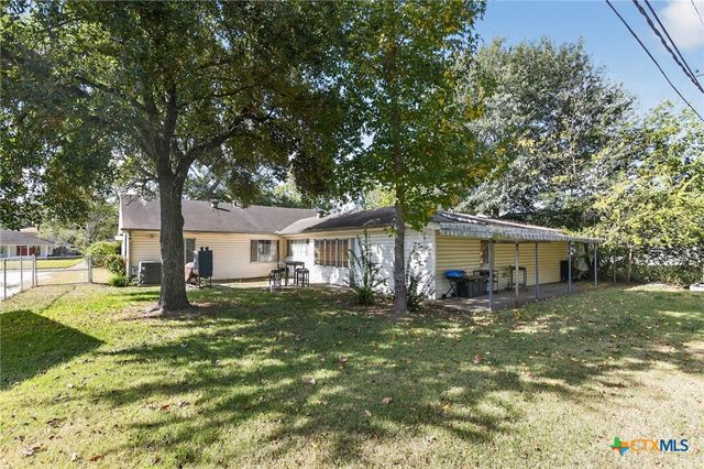 2850 Lakeview Circle, Beaumont, TX 77703