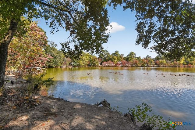 2850 Lakeview Circle, Beaumont, TX 77703