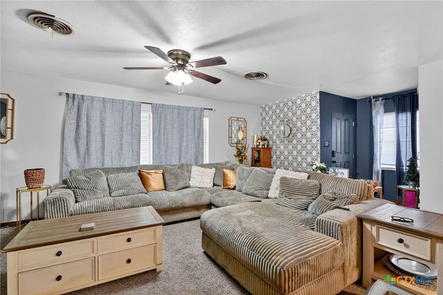 2850 Lakeview Circle, Beaumont, TX 77703