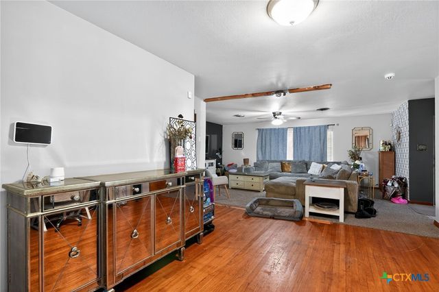 2850 Lakeview Circle, Beaumont, TX 77703