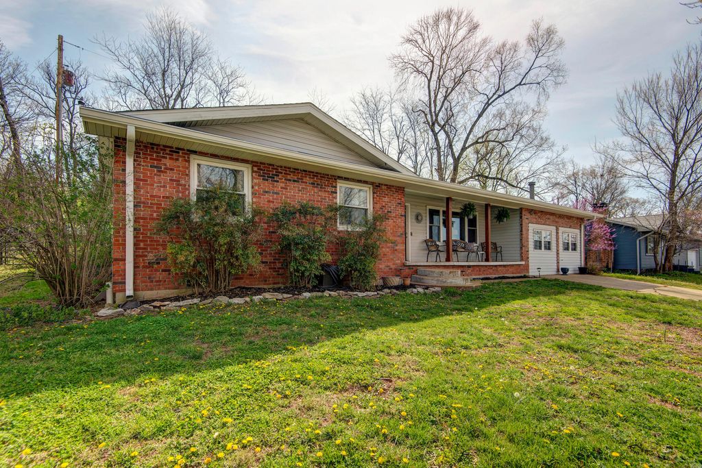 234 American Way, Branson, MO 65616