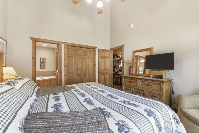 412 Baldknobber Drive, Branson West, MO 65737