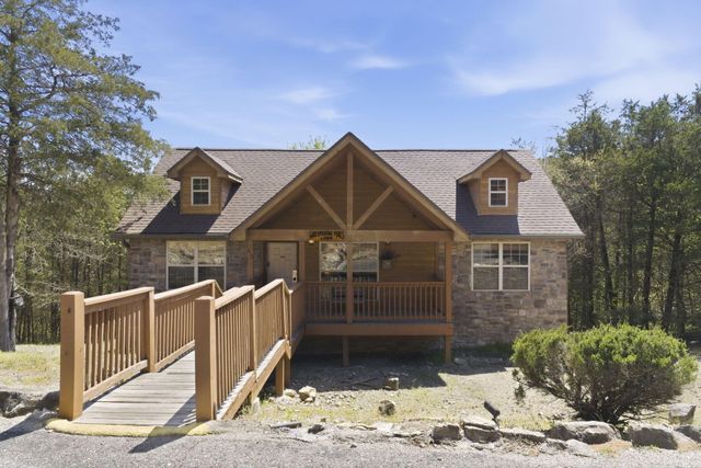 412 Baldknobber Drive, Branson West, MO 65737