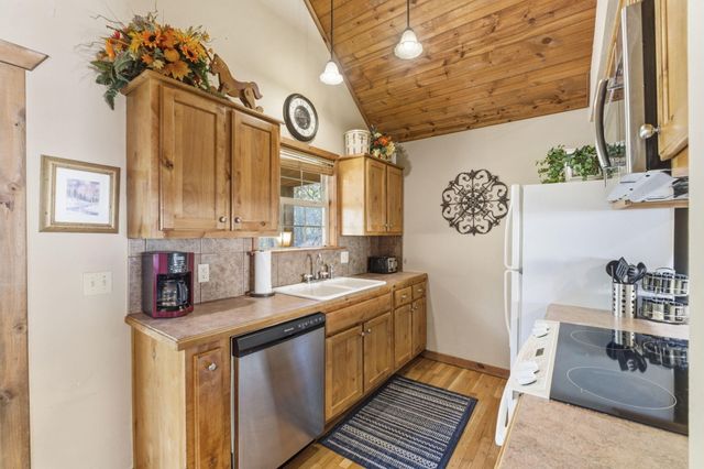 412 Baldknobber Drive, Branson West, MO 65737