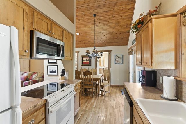 412 Baldknobber Drive, Branson West, MO 65737