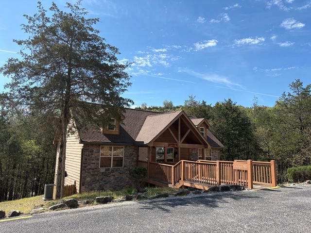 412 Baldknobber Drive, Branson West, MO 65737