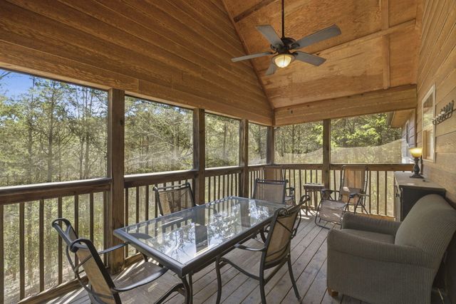 412 Baldknobber Drive, Branson West, MO 65737