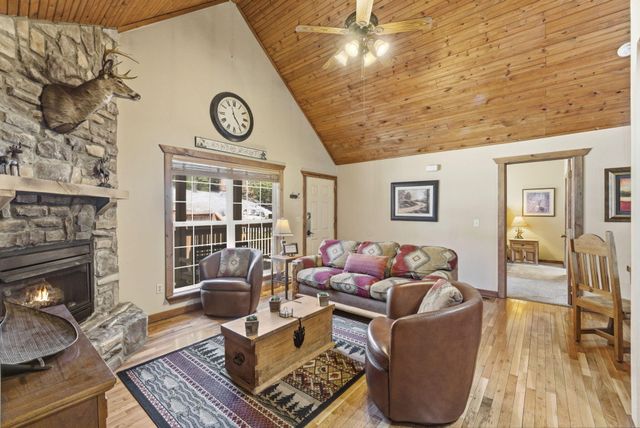 412 Baldknobber Drive, Branson West, MO 65737