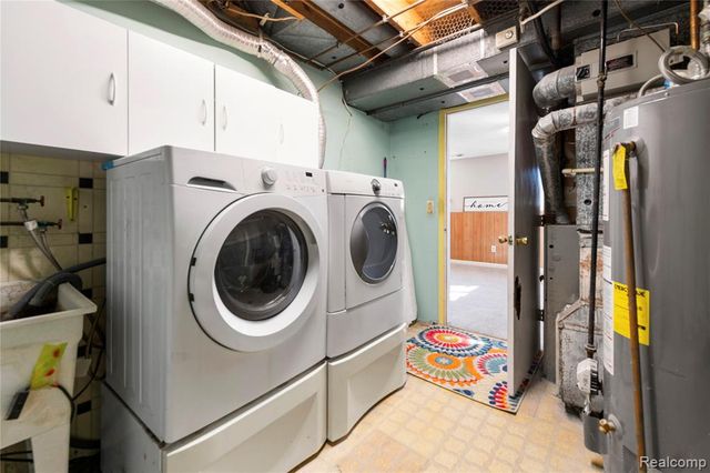 715 Woodingham Avenue, Waterford, MI 48328