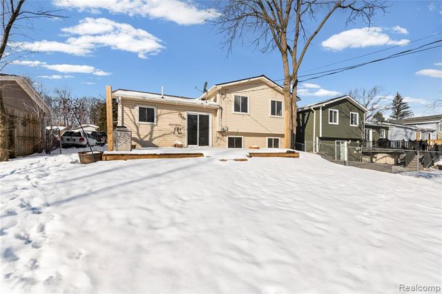 715 Woodingham Avenue, Waterford, MI 48328