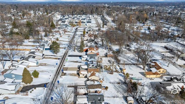 715 Woodingham Avenue, Waterford, MI 48328