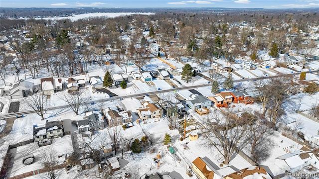 715 Woodingham Avenue, Waterford, MI 48328