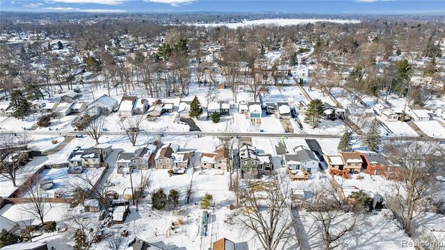 715 Woodingham Avenue, Waterford, MI 48328