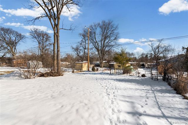 715 Woodingham Avenue, Waterford, MI 48328