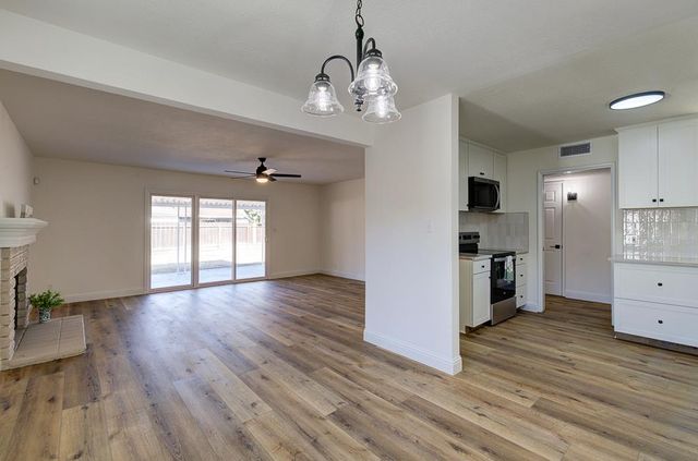 4745 N 5th Street, Fresno, CA 93726