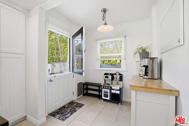 4954 Mammoth Avenue, Sherman Oaks, CA 91423