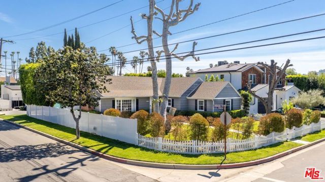 4954 Mammoth Avenue, Sherman Oaks, CA 91423