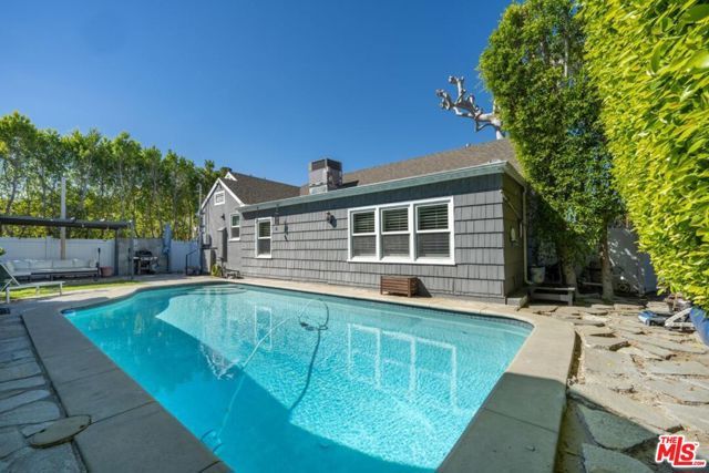 4954 Mammoth Avenue, Sherman Oaks, CA 91423