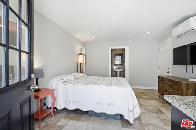 4954 Mammoth Avenue, Sherman Oaks, CA 91423