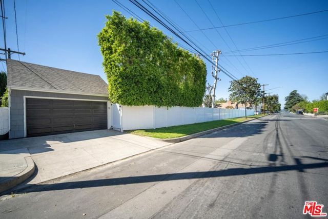 4954 Mammoth Avenue, Sherman Oaks, CA 91423