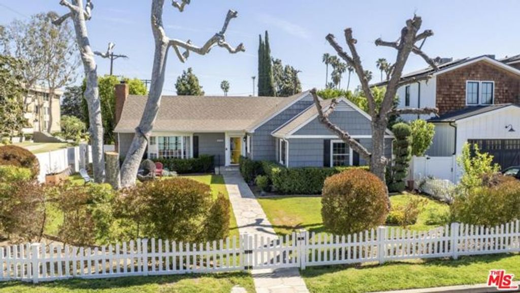 4954 Mammoth Avenue, Sherman Oaks, CA 91423