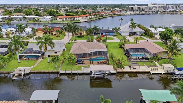 418 AVALON DRIVE, Cape Coral, FL 33904