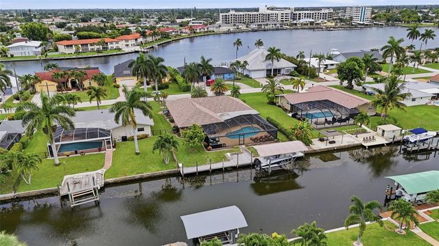 418 AVALON DRIVE, Cape Coral, FL 33904
