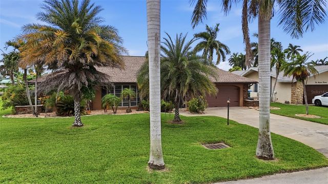 418 AVALON DRIVE, Cape Coral, FL 33904