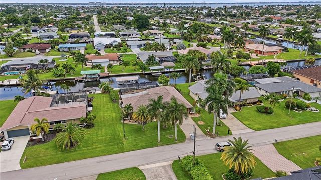 418 AVALON DRIVE, Cape Coral, FL 33904