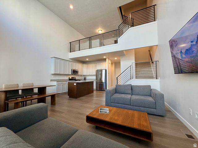 15085 S REINS WAY, Bluffdale, UT 84065