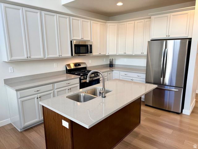 15085 S REINS WAY, Bluffdale, UT 84065