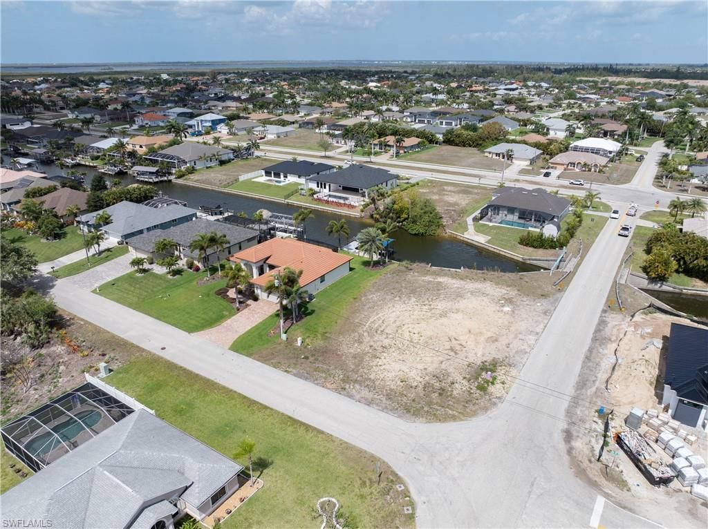 2581 SW 28th TER, CAPE CORAL, FL 33914 — photo 2