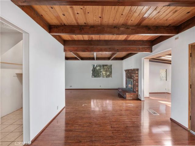 1725 Linnet, Wrightwood, CA 92397