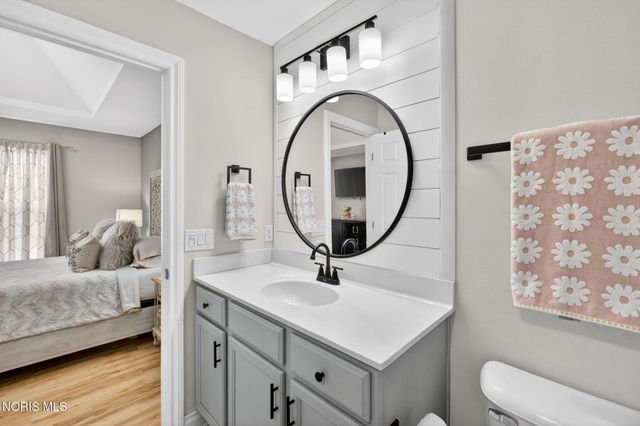 8424 Birchwood Lane, Northwood, OH 43619