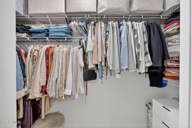 8424 Birchwood Lane, Northwood, OH 43619