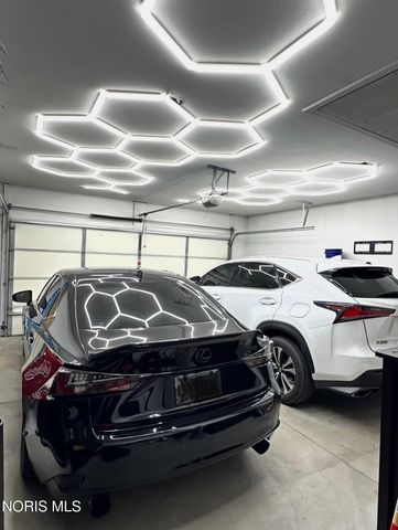 8424 Birchwood Lane, Northwood, OH 43619