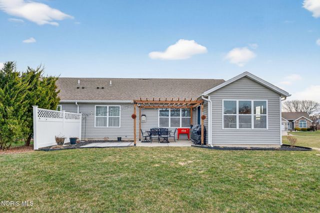 8424 Birchwood Lane, Northwood, OH 43619