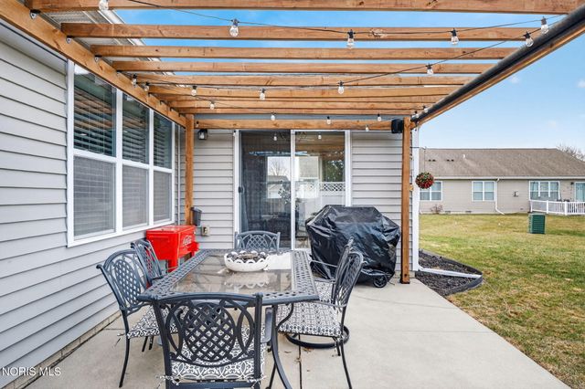 8424 Birchwood Lane, Northwood, OH 43619