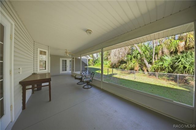 10 Patricia Road, Yankeetown, FL 34498