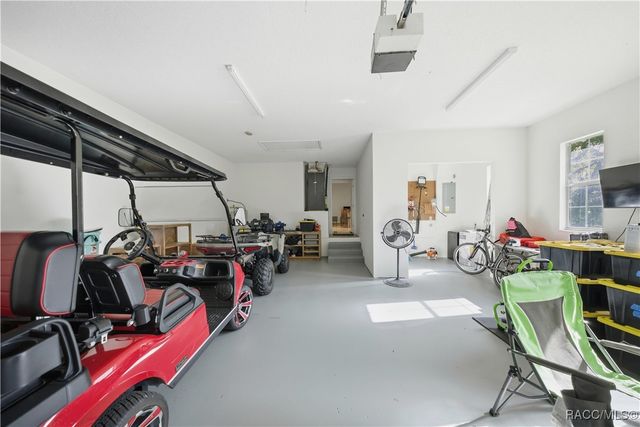 10 Patricia Road, Yankeetown, FL 34498