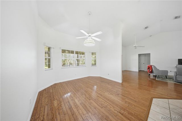 10 Patricia Road, Yankeetown, FL 34498