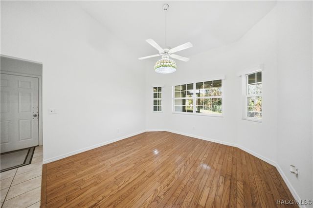 10 Patricia Road, Yankeetown, FL 34498