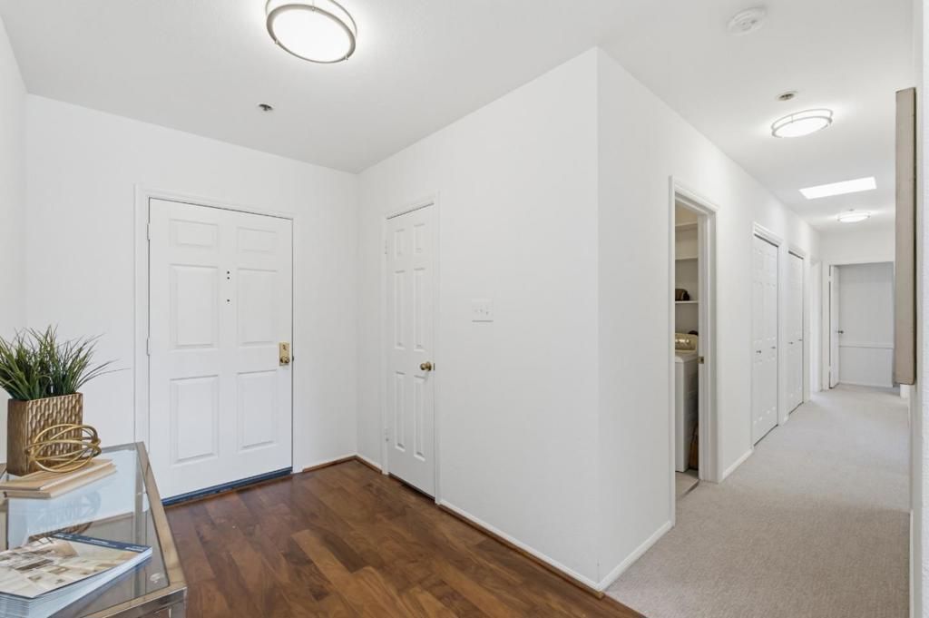 Image 12 of property listing at 793 Elm Street 21, San Carlos, CA 94070