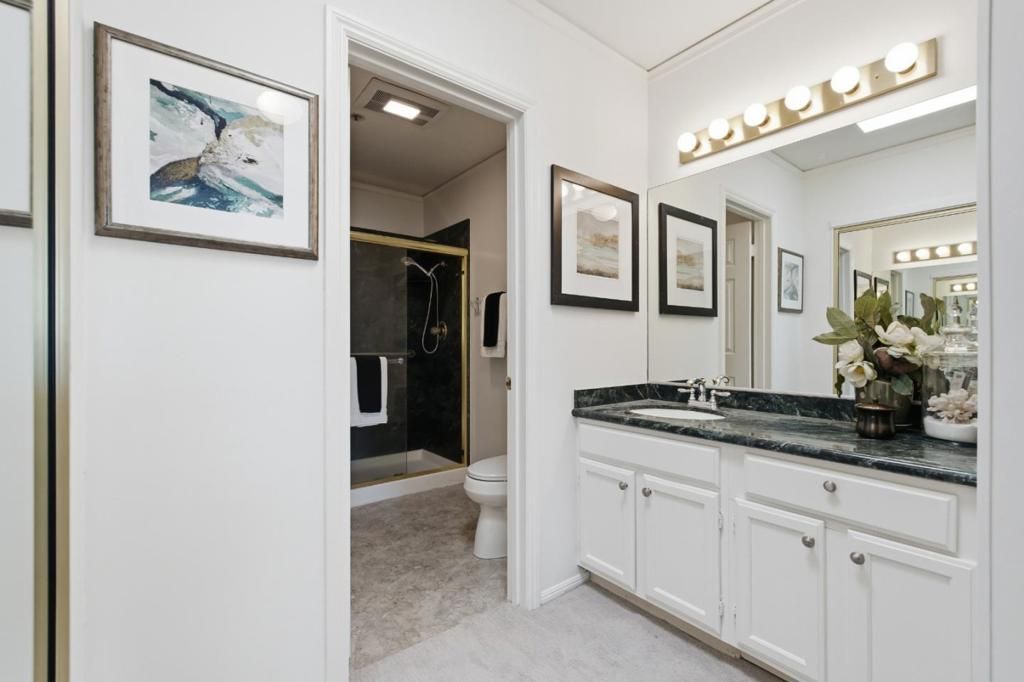 Image 37 of property listing at 793 Elm Street 21, San Carlos, CA 94070