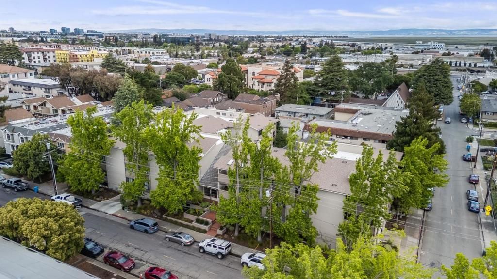Image 47 of property listing at 793 Elm Street 21, San Carlos, CA 94070
