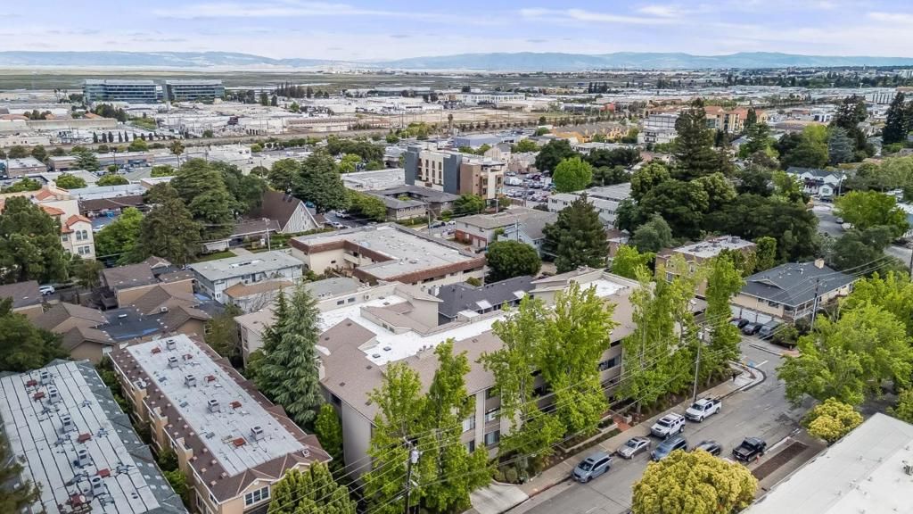 Image 48 of property listing at 793 Elm Street 21, San Carlos, CA 94070